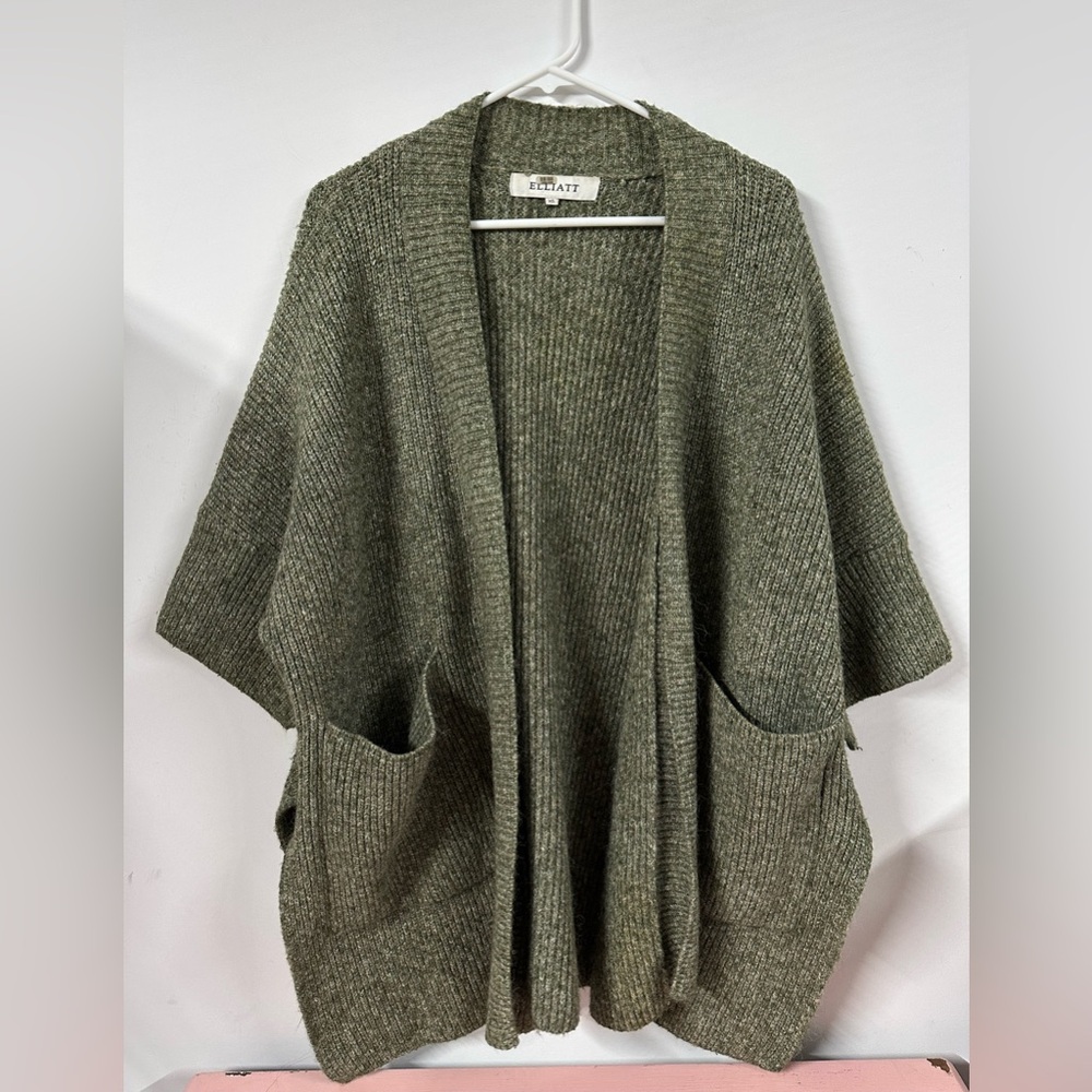 Elliatt Green Open Front Cardigan Sweater Women’s Size XS Oversized